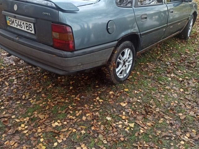 Синий Опель Вектра, объемом двигателя 1.6 л и пробегом 358 тыс. км за 800 $, фото 6 на Automoto.ua