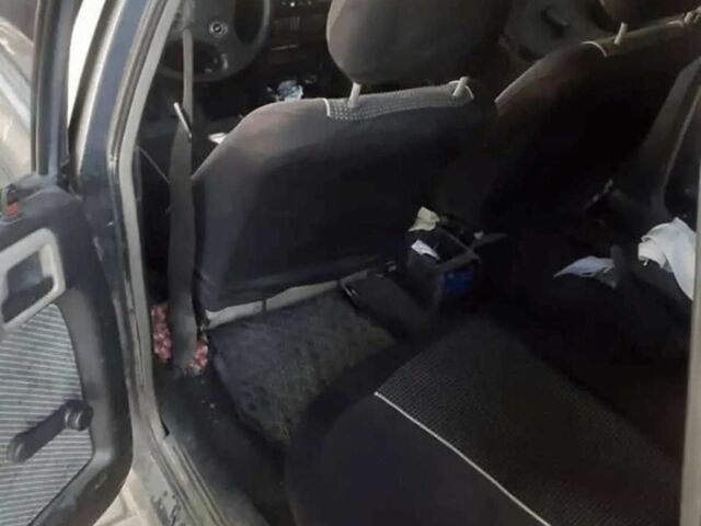 Синий Опель Вектра, объемом двигателя 1.8 л и пробегом 300 тыс. км за 1010 $, фото 3 на Automoto.ua