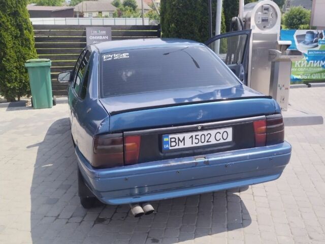 Синій Опель Вектра, об'ємом двигуна 2 л та пробігом 250 тис. км за 1050 $, фото 3 на Automoto.ua