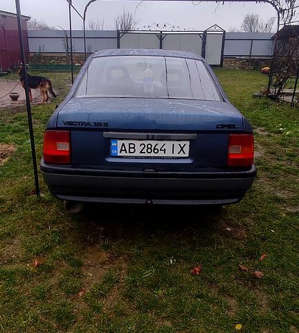 Синій Опель Вектра, об'ємом двигуна 1.8 л та пробігом 198 тис. км за 1299 $, фото 2 на Automoto.ua