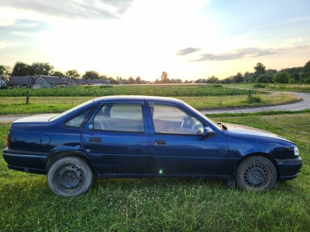 Синий Опель Вектра, объемом двигателя 0 л и пробегом 309 тыс. км за 700 $, фото 2 на Automoto.ua