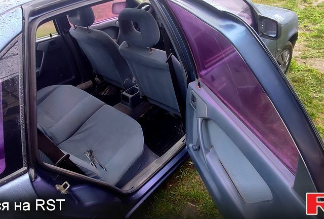 Синій Опель Вектра, об'ємом двигуна 1.8 л та пробігом 198 тис. км за 1299 $, фото 1 на Automoto.ua