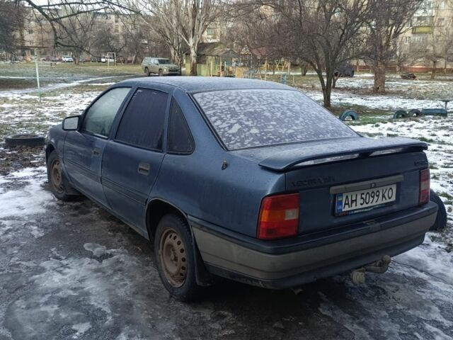 Синий Опель Вектра, объемом двигателя 1.6 л и пробегом 400 тыс. км за 1198 $, фото 5 на Automoto.ua