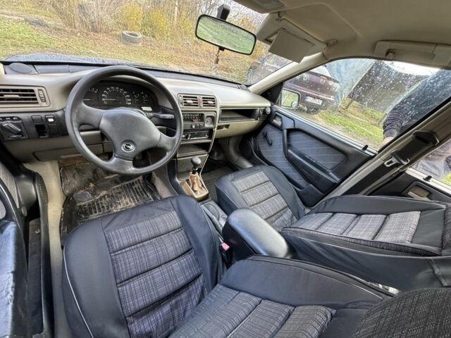 Опель Вектра 1989 в Боярка на Automoto.ua Синий Опель Вектра, объемом двигателя 2 л и пробегом 280 тыс. км за 850 $, фото 6 на Automoto.ua