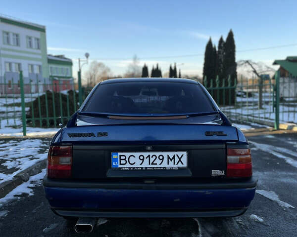 Синий Опель Вектра, объемом двигателя 2 л и пробегом 407 тыс. км за 1350 $, фото 5 на Automoto.ua