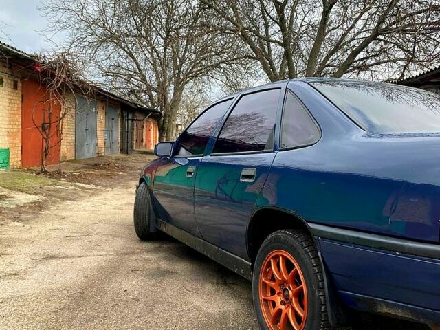 Синій Опель Вектра, об'ємом двигуна 2 л та пробігом 0 тис. км за 1800 $, фото 3 на Automoto.ua