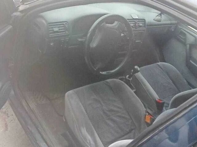 Синий Опель Вектра, объемом двигателя 1.8 л и пробегом 300 тыс. км за 1010 $, фото 7 на Automoto.ua