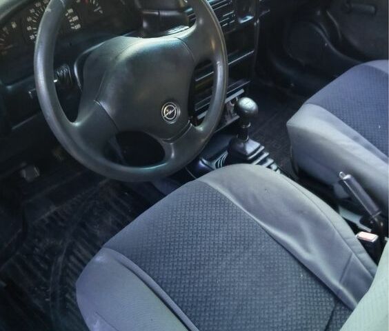 Синий Опель Вектра, объемом двигателя 1.3 л и пробегом 777 тыс. км за 835 $, фото 3 на Automoto.ua