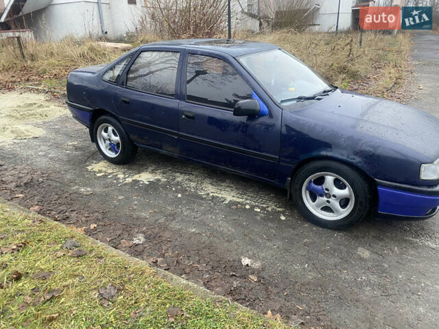Синий Опель Вектра, объемом двигателя 1.6 л и пробегом 400 тыс. км за 1000 $, фото 2 на Automoto.ua