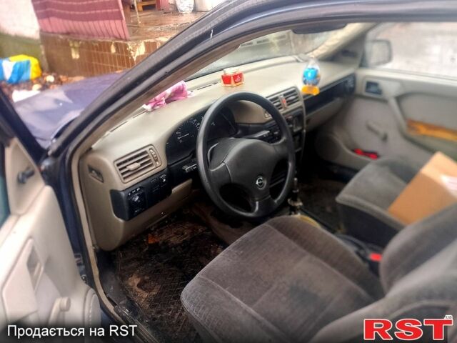 Синій Опель Вектра, об'ємом двигуна 1.6 л та пробігом 400 тис. км за 600 $, фото 5 на Automoto.ua