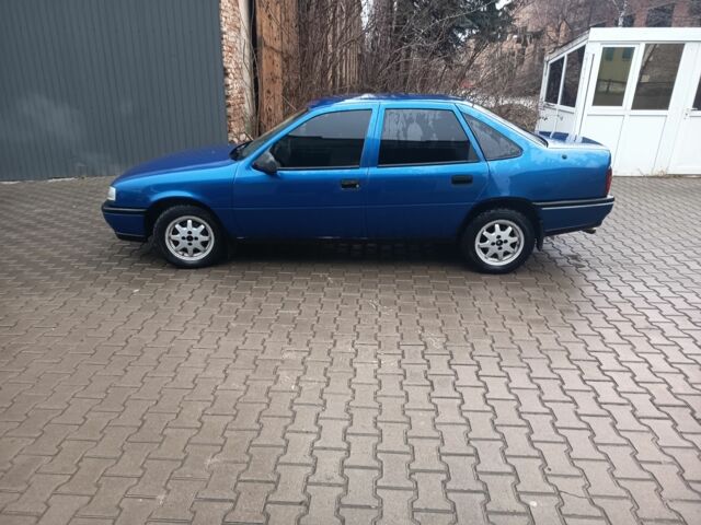 Синий Опель Вектра, объемом двигателя 2 л и пробегом 35 тыс. км за 1600 $, фото 1 на Automoto.ua