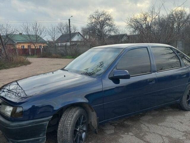 Синий Опель Вектра, объемом двигателя 1.8 л и пробегом 180 тыс. км за 1400 $, фото 3 на Automoto.ua