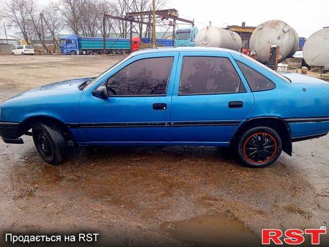 Опель Вектра 1989 в Полтаве на Automoto.ua Синий Опель Вектра, объемом двигателя 1.4 л и пробегом 0 тыс. км за 1500 $, фото 1 на Automoto.ua
