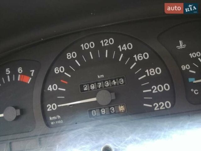 Синий Опель Вектра, объемом двигателя 1.8 л и пробегом 240 тыс. км за 950 $, фото 15 на Automoto.ua
