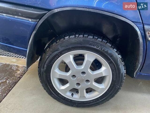 Синий Опель Вектра, объемом двигателя 1.6 л и пробегом 285 тыс. км за 1200 $, фото 12 на Automoto.ua