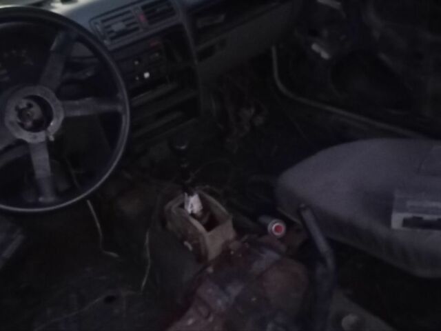 Синий Опель Вектра, объемом двигателя 1 л и пробегом 300 тыс. км за 357 $, фото 2 на Automoto.ua