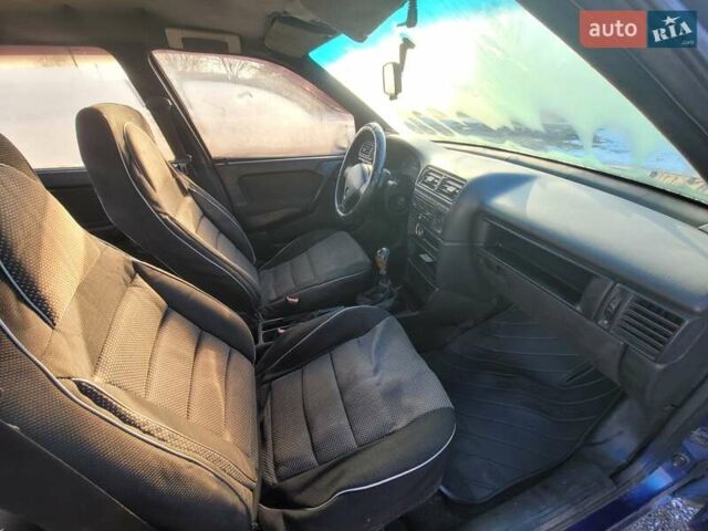 Синий Опель Вектра, объемом двигателя 1.6 л и пробегом 220 тыс. км за 1600 $, фото 8 на Automoto.ua