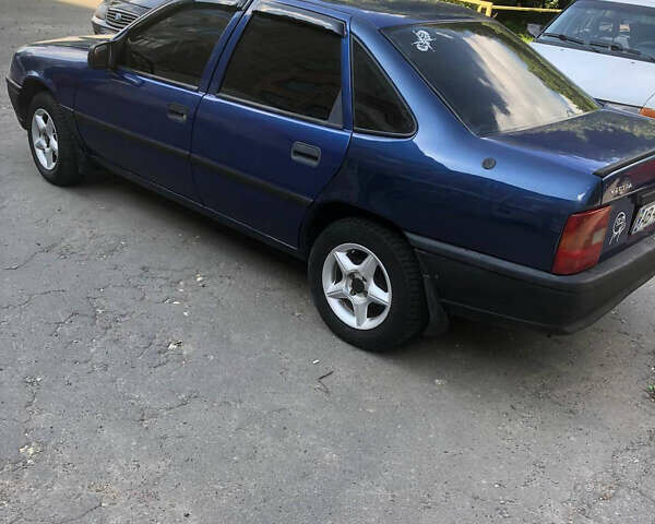 Синий Опель Вектра, объемом двигателя 1.6 л и пробегом 120 тыс. км за 1850 $, фото 5 на Automoto.ua