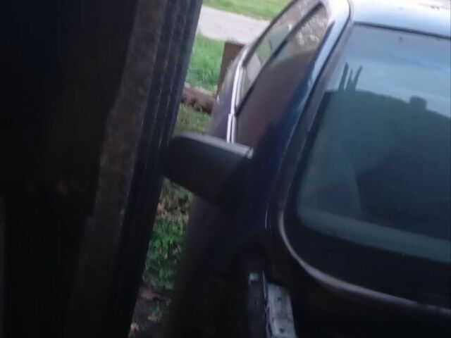 Синий Опель Вектра, объемом двигателя 1 л и пробегом 300 тыс. км за 357 $, фото 5 на Automoto.ua