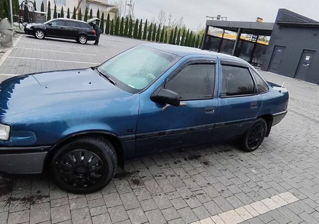 Синій Опель Вектра, об'ємом двигуна 1.8 л та пробігом 242 тис. км за 1250 $, фото 4 на Automoto.ua