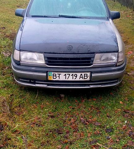Синий Опель Вектра, объемом двигателя 2 л и пробегом 330 тыс. км за 750 $, фото 4 на Automoto.ua