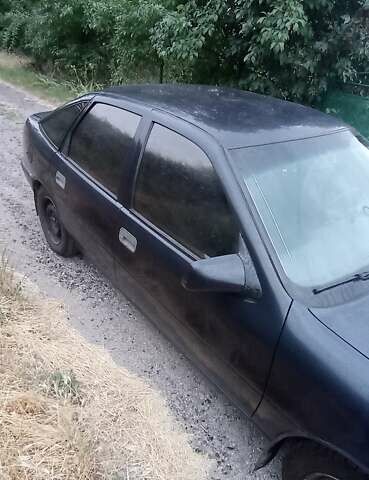 Синий Опель Вектра, объемом двигателя 1.77 л и пробегом 470 тыс. км за 2000 $, фото 9 на Automoto.ua