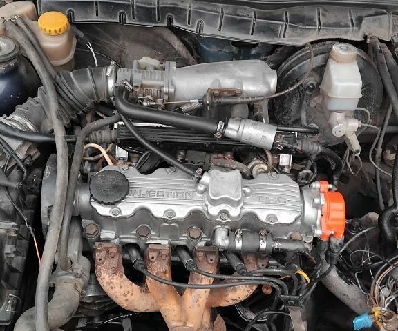 Синій Опель Вектра, об'ємом двигуна 2 л та пробігом 260 тис. км за 1400 $, фото 3 на Automoto.ua