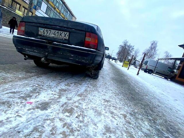 Синий Опель Вектра, объемом двигателя 2 л и пробегом 0 тыс. км за 800 $, фото 3 на Automoto.ua