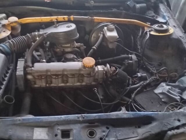 Синий Опель Вектра, объемом двигателя 1 л и пробегом 300 тыс. км за 357 $, фото 3 на Automoto.ua