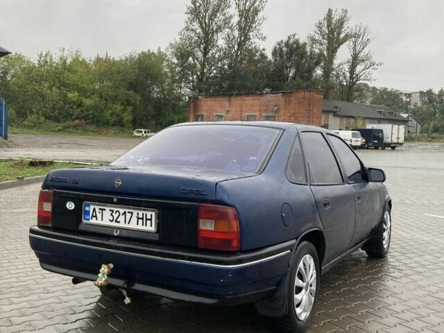Синий Опель Вектра, объемом двигателя 1.8 л и пробегом 350 тыс. км за 1100 $, фото 5 на Automoto.ua