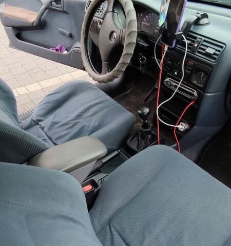 Синій Опель Вектра, об'ємом двигуна 1.8 л та пробігом 242 тис. км за 1250 $, фото 6 на Automoto.ua