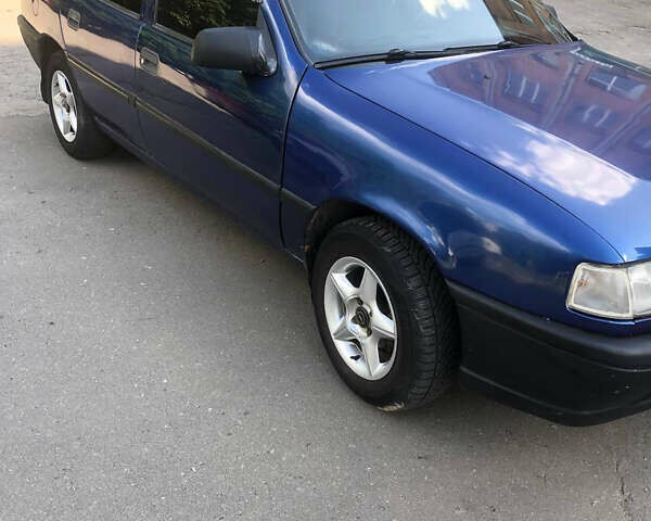 Синій Опель Вектра, об'ємом двигуна 1.6 л та пробігом 120 тис. км за 1850 $, фото 2 на Automoto.ua