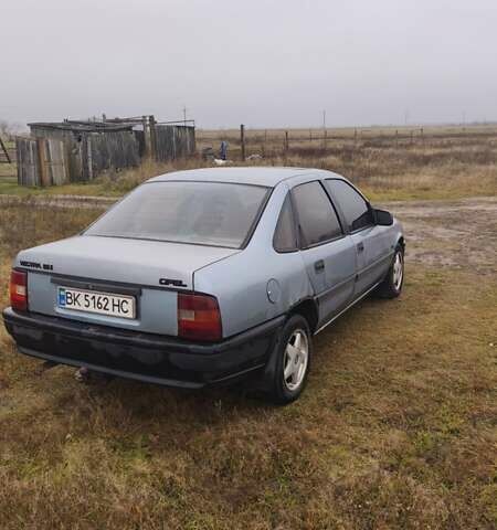 Синий Опель Вектра, объемом двигателя 1.6 л и пробегом 316 тыс. км за 950 $, фото 3 на Automoto.ua