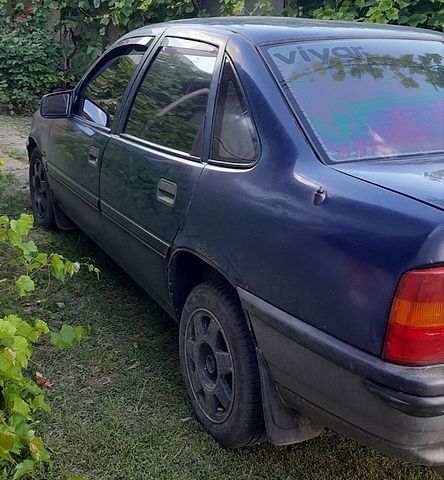 Синий Опель Вектра, объемом двигателя 1.6 л и пробегом 60 тыс. км за 900 $, фото 22 на Automoto.ua