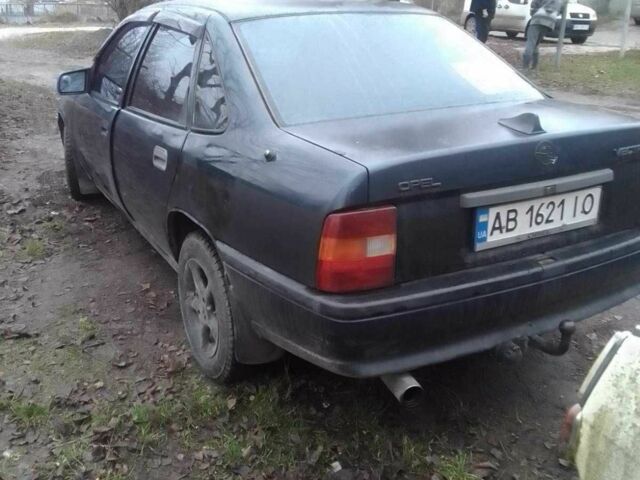 Синий Опель Вектра, объемом двигателя 1.6 л и пробегом 350 тыс. км за 900 $, фото 2 на Automoto.ua