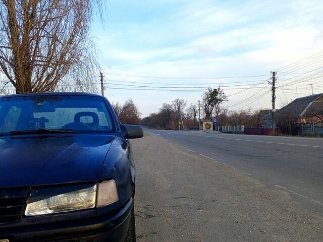Синий Опель Вектра, объемом двигателя 2 л и пробегом 0 тыс. км за 800 $, фото 2 на Automoto.ua