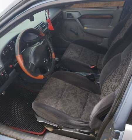 Синий Опель Вектра, объемом двигателя 1.6 л и пробегом 316 тыс. км за 950 $, фото 10 на Automoto.ua