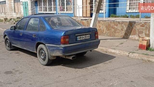 Синій Опель Вектра, об'ємом двигуна 2 л та пробігом 43 тис. км за 1400 $, фото 2 на Automoto.ua