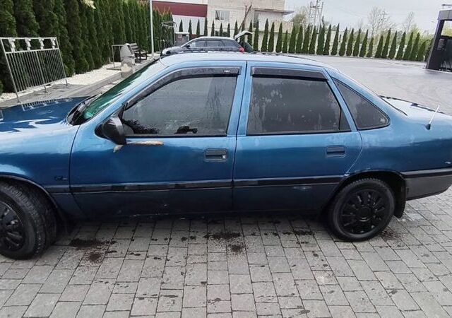 Синій Опель Вектра, об'ємом двигуна 1.8 л та пробігом 242 тис. км за 1250 $, фото 3 на Automoto.ua