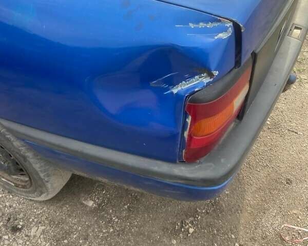 Опель Вектра 1990 в Павлограде на Automoto.ua Синий Опель Вектра, объемом двигателя 2 л и пробегом 60 тыс. км за 839 $, фото 5 на Automoto.ua