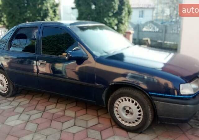 Синий Опель Вектра, объемом двигателя 1.6 л и пробегом 500 тыс. км за 800 $, фото 2 на Automoto.ua