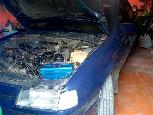 Синий Опель Вектра, объемом двигателя 1.8 л и пробегом 0 тыс. км за 1800 $, фото 5 на Automoto.ua