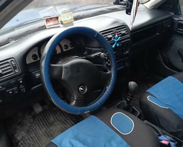 Синий Опель Вектра, объемом двигателя 2 л и пробегом 355 тыс. км за 1300 $, фото 5 на Automoto.ua