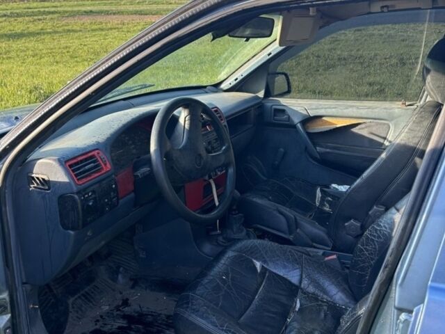 Синій Опель Вектра, об'ємом двигуна 2 л та пробігом 375 тис. км за 550 $, фото 4 на Automoto.ua