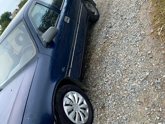 Синий Опель Вектра, объемом двигателя 1.6 л и пробегом 0 тыс. км за 1310 $, фото 1 на Automoto.ua