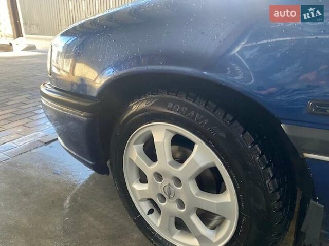 Синий Опель Вектра, объемом двигателя 1.6 л и пробегом 285 тыс. км за 1200 $, фото 10 на Automoto.ua