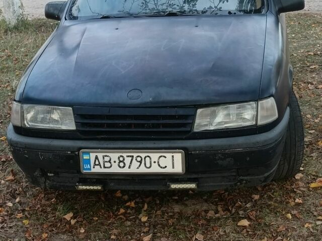 Синій Опель Вектра, об'ємом двигуна 1.8 л та пробігом 290 тис. км за 1304 $, фото 4 на Automoto.ua