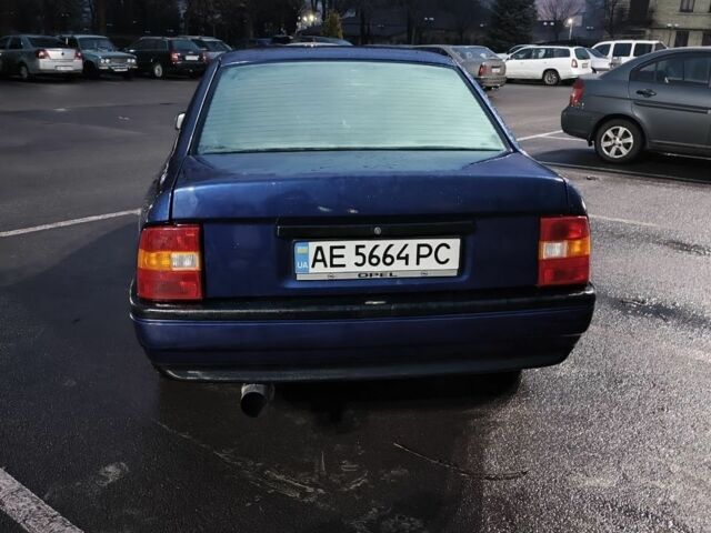 Синій Опель Вектра, об'ємом двигуна 2 л та пробігом 250 тис. км за 2000 $, фото 2 на Automoto.ua