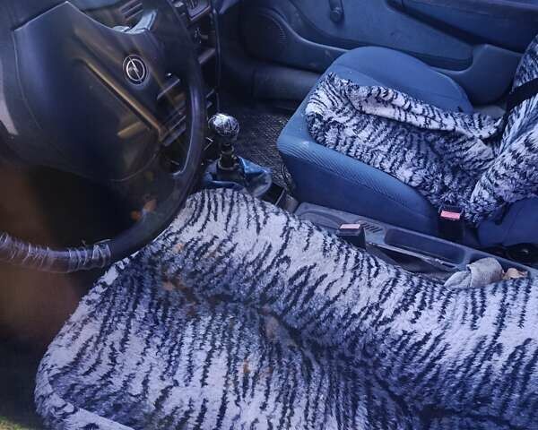 Синій Опель Вектра, об'ємом двигуна 1.6 л та пробігом 160 тис. км за 600 $, фото 3 на Automoto.ua