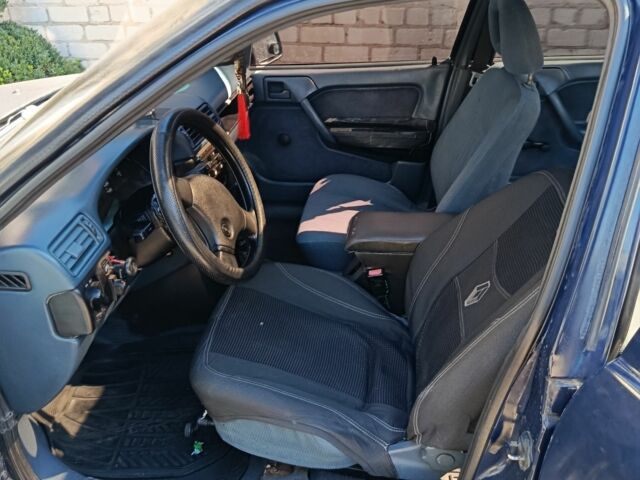 Синий Опель Вектра, объемом двигателя 1.6 л и пробегом 300 тыс. км за 1900 $, фото 5 на Automoto.ua